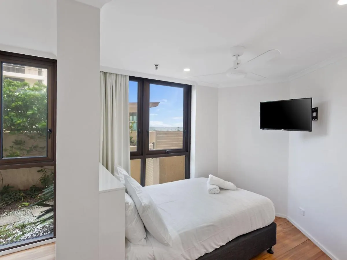 Spacious 3 Bedroom Family Apartment Gold Coast