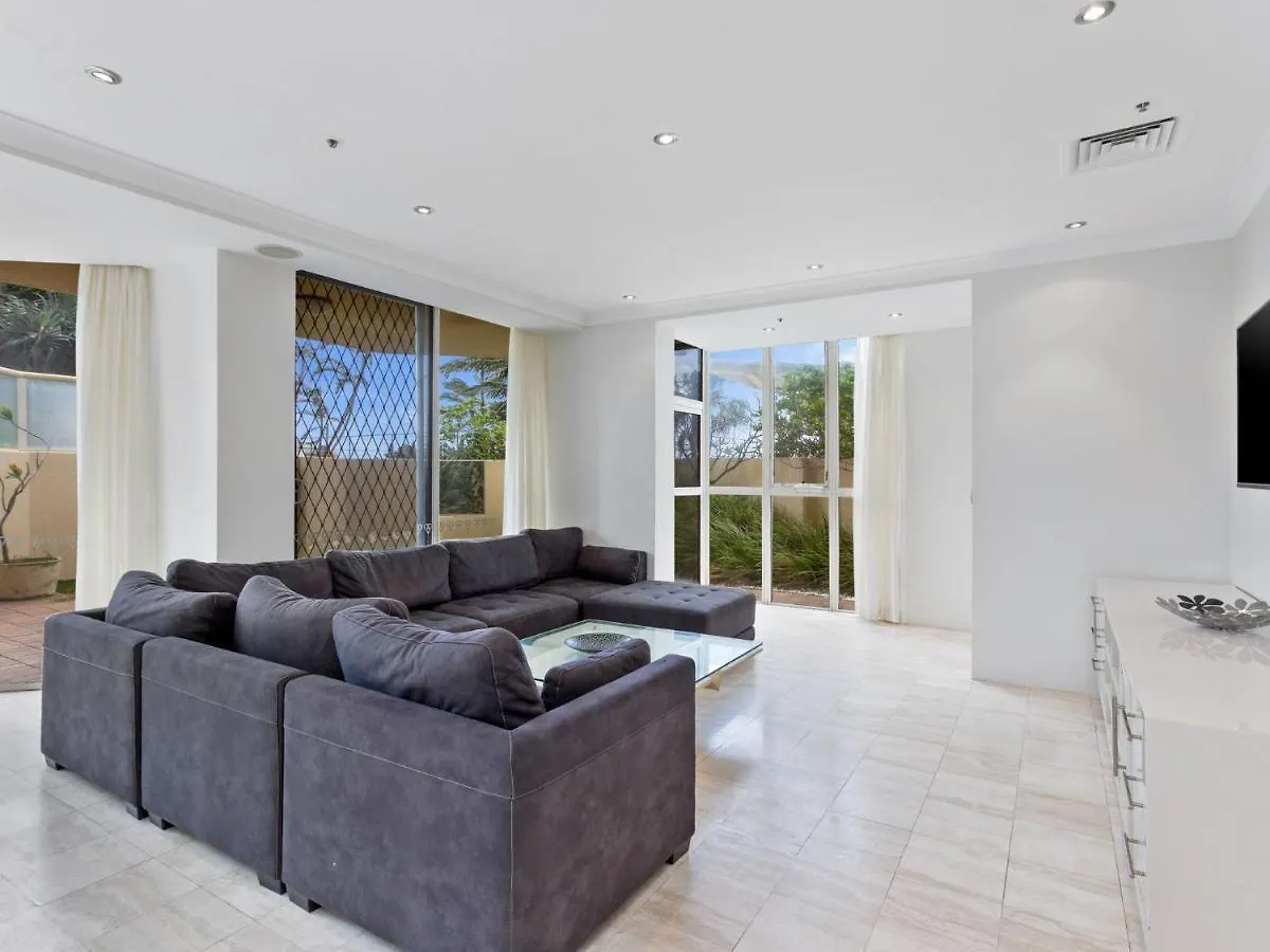 Spacious 3 Bedroom Family Apartment Gold Coast