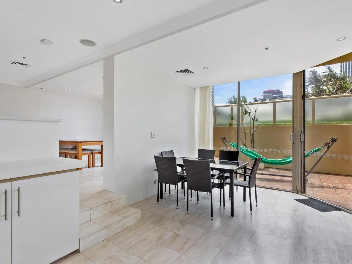 Spacious 3 Bedroom Family Apartment Gold Coast
