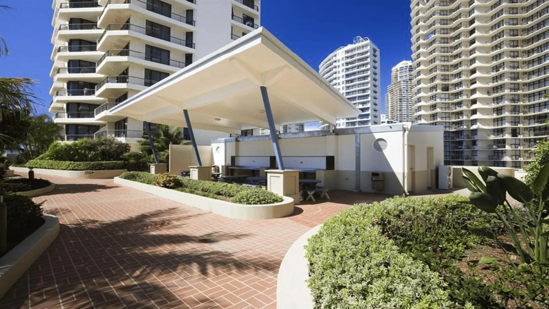 Spacious 3 Bedroom Family Apartment Gold Coast Australia